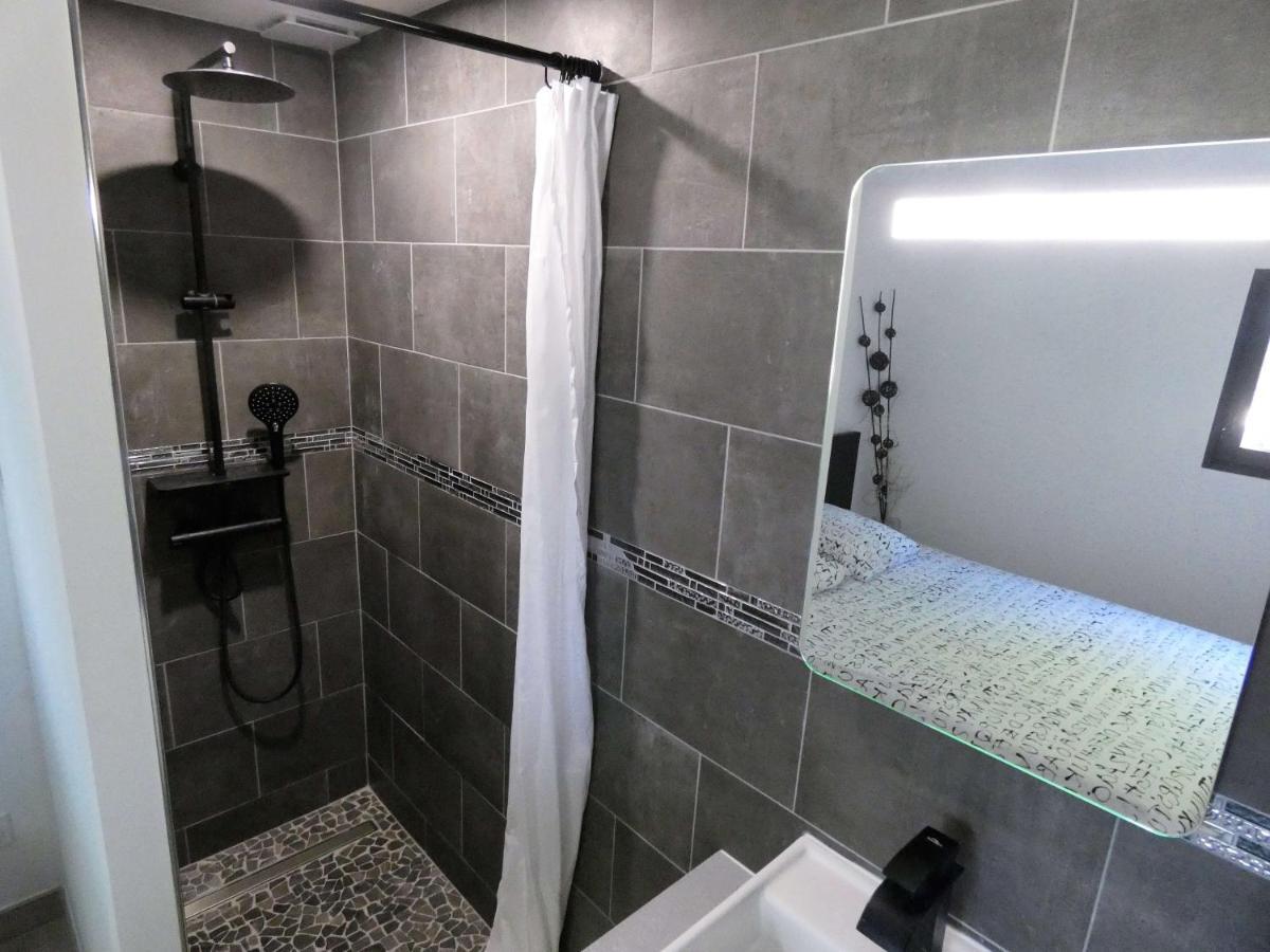 Proche Lac Du Salagou, Chambre Agreable Avec Salle D'Eau Et Wc Prive Lacoste  Eksteriør bilde