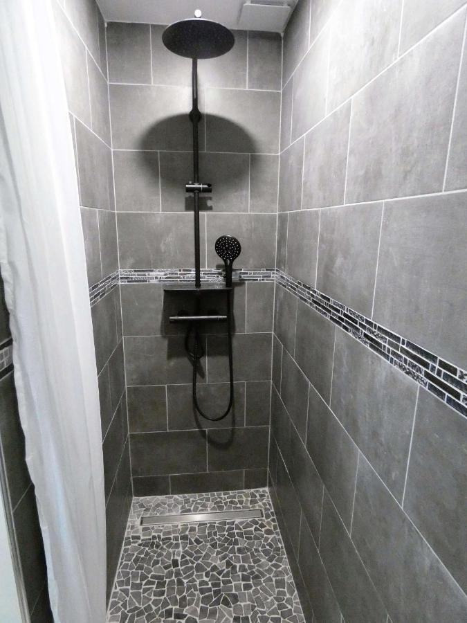 Proche Lac Du Salagou, Chambre Agreable Avec Salle D'Eau Et Wc Prive Lacoste  Eksteriør bilde